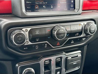 2023 Jeep Wrangler — photo 16 view