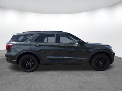 2022 Ford Explorer - Photo 4