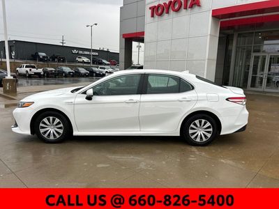 2020 Toyota Camry Hybrid — photo 12 view