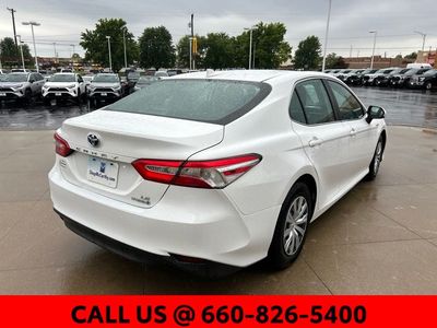 2020 Toyota Camry Hybrid — photo 10 view