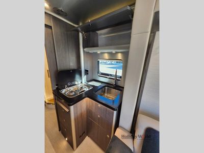 2021 Airstream Atlas - Photo 14