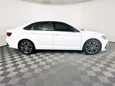 2026 Volkswagen Jetta - Photo 2