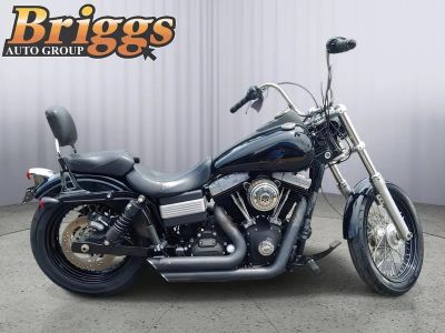 2011 HARLEY-DAVIDSON STREETBOB — detail view