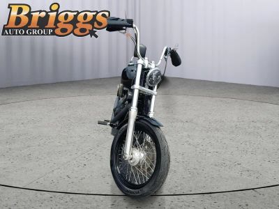 2011 HARLEY-DAVIDSON STREETBOB — side profile view