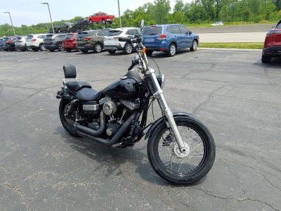 2011 HARLEY-DAVIDSON STREETBOB — interior view