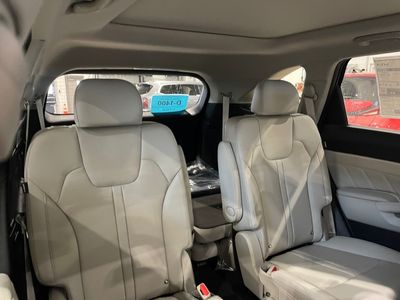 2025 Kia Sorento — photo 18 view