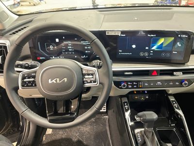2025 Kia Sorento — photo 12 view