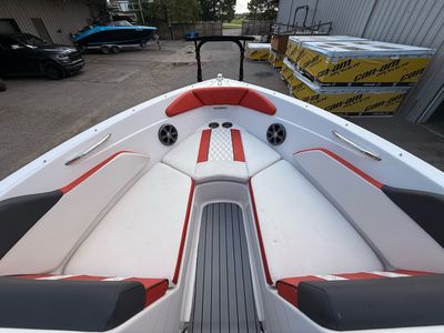 2016 Glastron GTS 207 - Photo 24