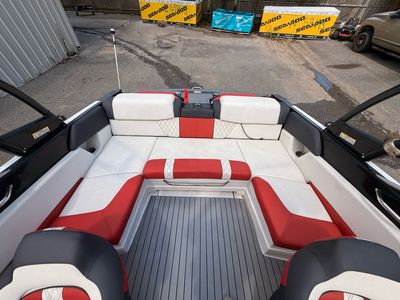 2016 Glastron GTS 207 - Photo 15