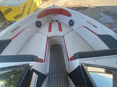 2016 Glastron GTS 207 - Photo 18
