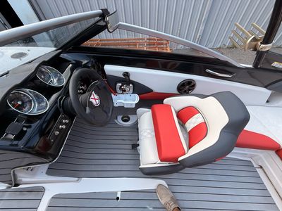 2016 Glastron GTS 207 - Photo 21