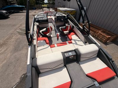 2016 Glastron GTS 207 - Photo 12