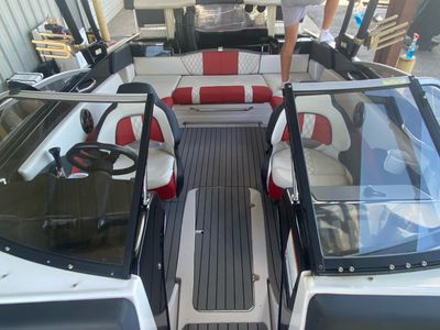 2016 Glastron GTS 207 - Photo 26