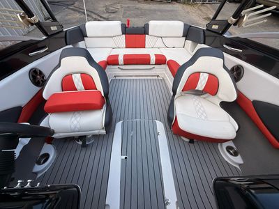 2016 Glastron GTS 207 - Photo 29