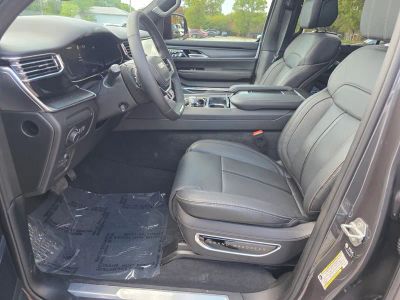 2026 Jeep Grand Wagoneer L — photo 13 view