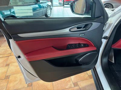 2019 Alfa Romeo Stelvio — photo 10 view