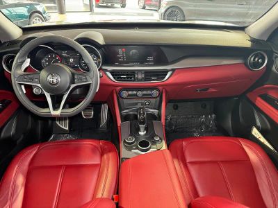 2019 Alfa Romeo Stelvio — detail view