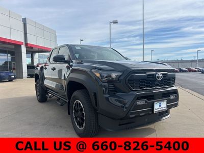 2025 Toyota Tacoma i-FORCE MAX - Photo 3