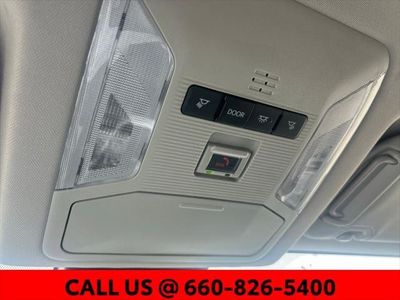 2025 Toyota RAV4 - Photo 36