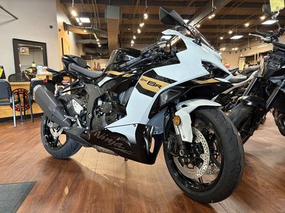 2026 Kawasaki Ninja ZX-6R ABS - Photo 2