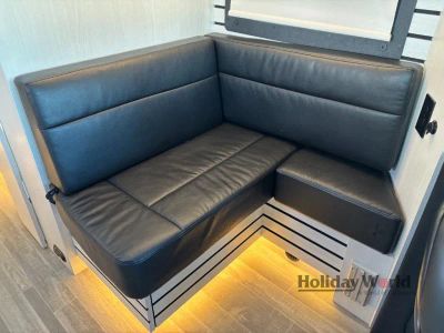 2025 Pleasure-Way PLATEAU XLRB — photo 11 view