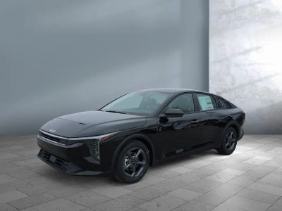 2026 Kia K4 — front three-quarter view