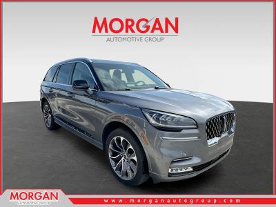 2022 Lincoln Aviator Grand Touring in Gray Metallic — front three-quarter view