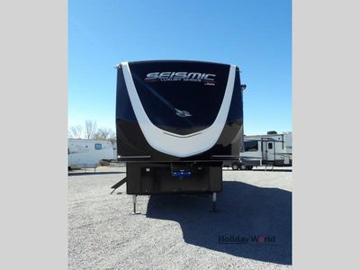 2023 Jayco Seismic Luxury Series - Photo 3