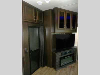 2023 Jayco Seismic Luxury Series - Photo 8