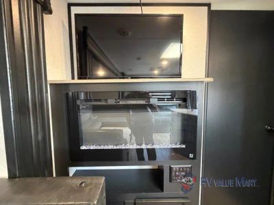 2021 Forest River RV Cherokee Grey Wolf — photo 14 view