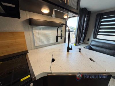 2021 Forest River RV Cherokee Grey Wolf — photo 18 view
