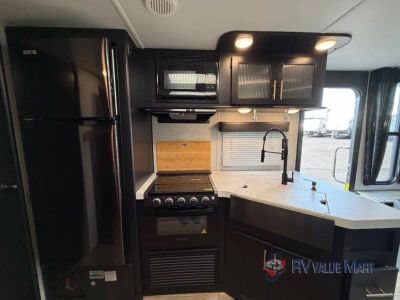 2021 Forest River RV Cherokee Grey Wolf — photo 15 view