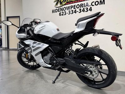 2026 CFMOTO 300SS - Photo 5