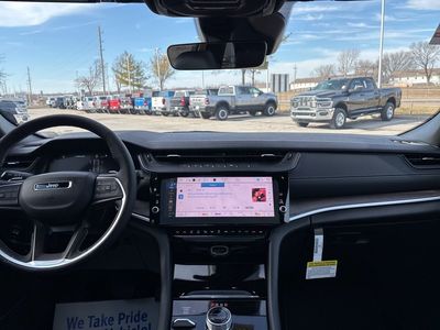 2026 Jeep Grand Cherokee - Photo 3