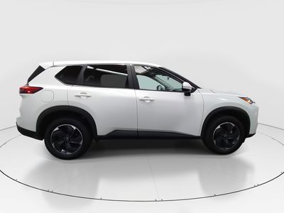 2024 Nissan Rogue — photo 8 view
