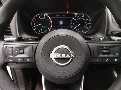 2024 Nissan Rogue — photo 12 view