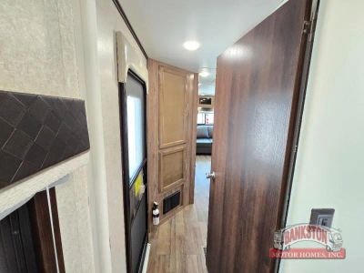 2019 Jay Feather 24RL — photo 28 view
