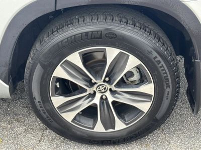 2020 Toyota Highlander - Photo 19