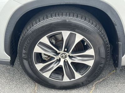 2020 Toyota Highlander - Photo 11