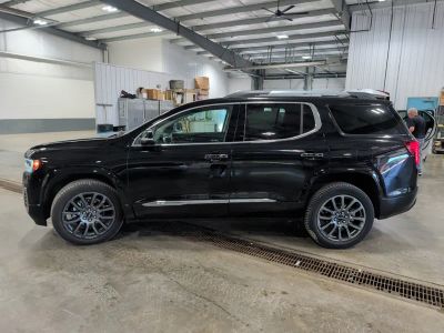 2023 GMC Acadia — detail view