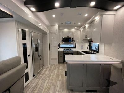 2026 Jayco Pinnacle - Photo 11