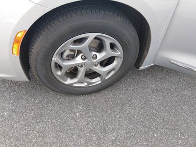 2023 Chrysler Pacifica — photo 10 view