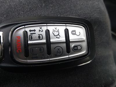 2023 Chrysler Pacifica — photo 15 view