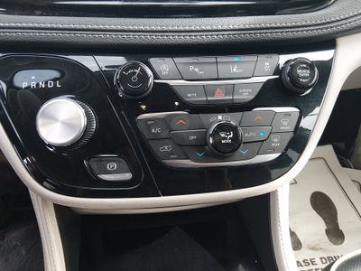 2023 Chrysler Pacifica — photo 17 view