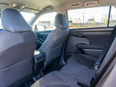 2024 Toyota Highlander - Photo 16