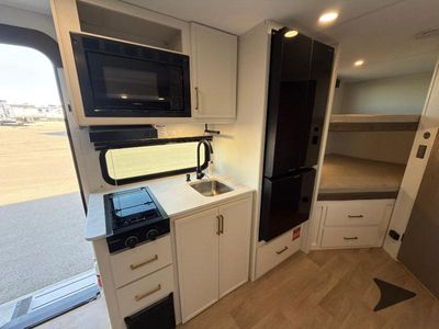 2026 Grand Design Transcend One - Photo 19