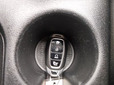 2025 Hyundai Venue — photo 15 view