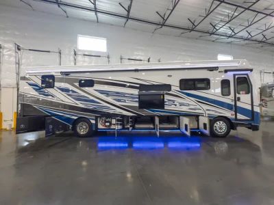 2026 Fleetwood DISCOVERY LXE — photo 22 view