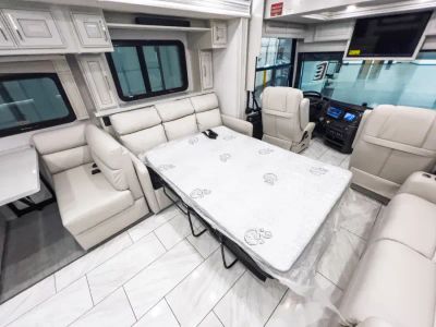 2026 Fleetwood DISCOVERY LXE — photo 10 view