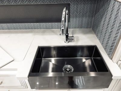 2026 Fleetwood DISCOVERY LXE — photo 13 view